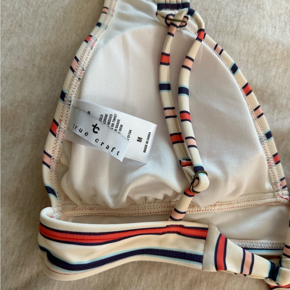 Bikini - Picture 4 of 5